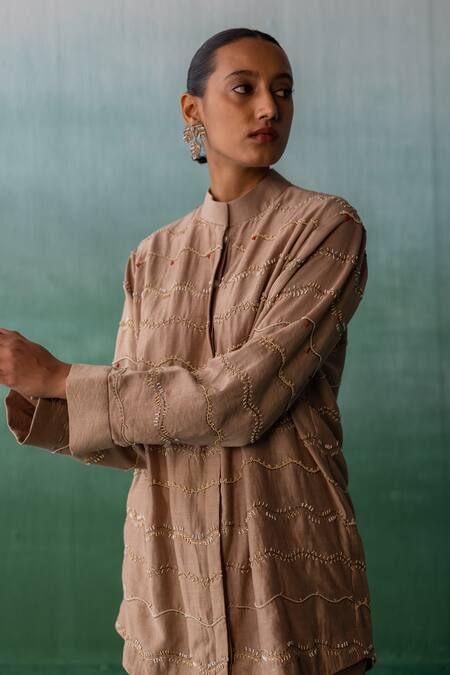 Shop_Archana Jaju_Brown Chanderi Beads, Embroidery Mandarin Collar Thread Wave Shirt With Pant