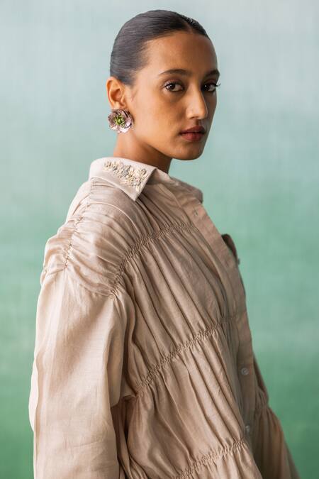 Archana Jaju Beige Chanderi, Linen Embroidery Shawl Neck Tiered Ruched Shirt With Pant at Aza Fashions Archana Jaju_Beige Chanderi, Linen Embroidery Shawl Neck Tiered Ruched Shirt With Pant_at_Aza_Fashions