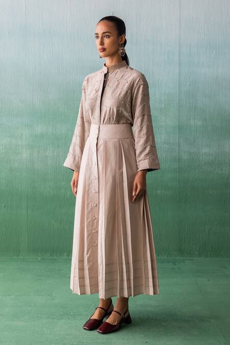 Archana Jaju Grey Cotton, Chanderi Embroidery, Wave Threadwork Shirt With Pleated Skirt at Aza Fashions Archana Jaju_Grey Cotton, Chanderi Embroidery, Wave Threadwork Shirt With Pleated Skirt_at_Aza_Fashions
