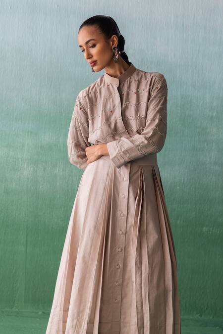 Shop Archana Jaju Grey Cotton, Chanderi Embroidery, Wave Threadwork Shirt With Pleated Skirt Shop_Archana Jaju_Grey Cotton, Chanderi Embroidery, Wave Threadwork Shirt With Pleated Skirt
