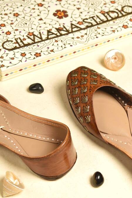 Cilwana Studio Brown Zari Embroidered Juttis Online at Aza Fashions Cilwana Studio_Brown Zari Embroidered Juttis _Online_at_Aza_Fashions