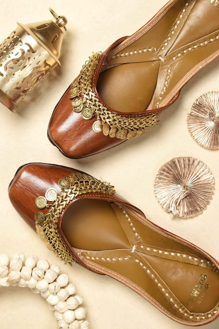 Cilwana Studio Metallic Embroidered Juttis 