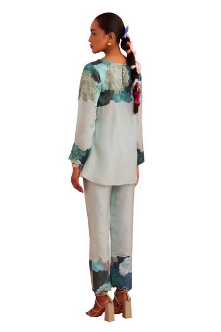 Buy_Garima Bindal_Blue Pure Crepe Print Floral Round Neck Bloom Tunic With Pant 