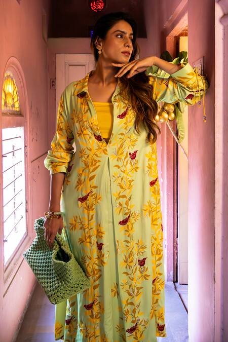 Buy Amrood Green Maheshwari, Satin Embroidery Floral Pattern Front Open Kurta Pant Set Online at Aza Fashions Buy_Amrood_Green Maheshwari, Satin Embroidery Floral Pattern Front Open Kurta Pant Set _Online_at_Aza_Fashions