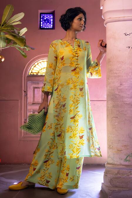 Amrood_Green Satin Embroidery Button-down Neck Floral Pattern Sheer Kurta _Online_at_Aza_Fashions