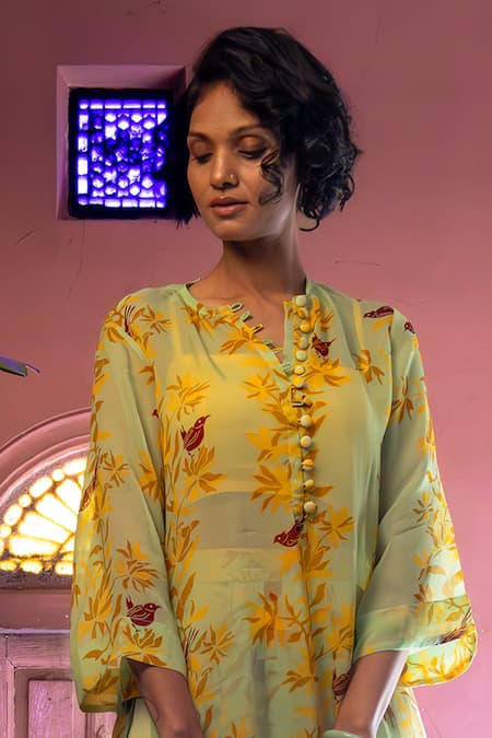 Buy_Amrood_Green Satin Embroidery Button-down Neck Floral Pattern Sheer Kurta _Online_at_Aza_Fashions