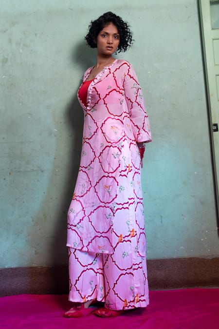 Amrood Pink Maheshwari, Satin Embroidery Round Neck Floral Jaal Pattern Kurta Pant Set Online at Aza Fashions Amrood_Pink Maheshwari, Satin Embroidery Round Neck Floral Jaal Pattern Kurta Pant Set _Online_at_Aza_Fashions