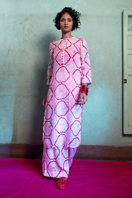 Shop_Amrood_Pink Satin Embroidery Round Neck Floral Jaal Pattern Kurta 