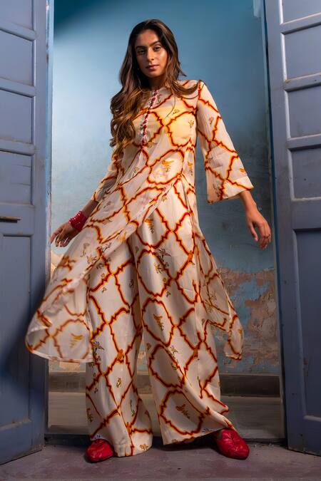 Shop Amrood Yellow Maheshwari, Satin Embroidery Round Neck Floral Pattern Kurta Pant Set Online at Aza Fashions Shop_Amrood_Yellow Maheshwari, Satin Embroidery Round Neck Floral Pattern Kurta Pant Set _Online_at_Aza_Fashions