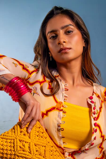 Amrood Yellow Maheshwari, Satin Embroidery Round Neck Floral Pattern Kurta Pant Set at Aza Fashions Amrood_Yellow Maheshwari, Satin Embroidery Round Neck Floral Pattern Kurta Pant Set _at_Aza_Fashions