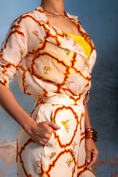Buy_Amrood_Yellow Satin Embroidery Collared Jaal Pattern Shirt 