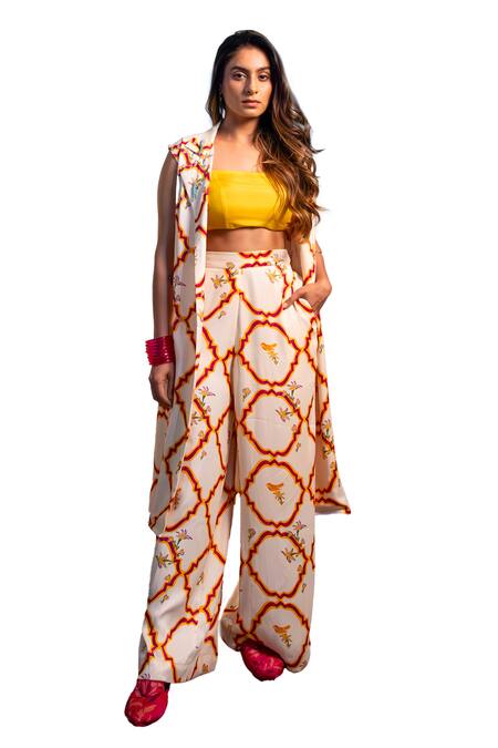 Amrood_Yellow Maheshwari, Satin Embroidery Collared Jaali Pattern Kurta Pant Set _Online_at_Aza_Fashions