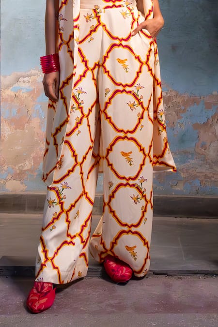 Buy_Amrood_Yellow Maheshwari, Satin Embroidery Collared Jaali Pattern Kurta Pant Set _Online_at_Aza_Fashions