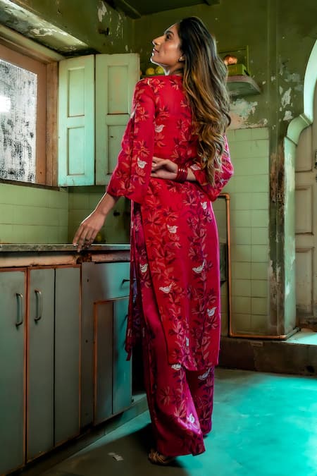 Shop Amrood Pink Silk, Satin Embroidery Round Neck Floral Pattern Straight Kurta With Pant at Aza Fashions Shop_Amrood_Pink Silk, Satin Embroidery Round Neck Floral Pattern Straight Kurta With Pant _at_Aza_Fashions