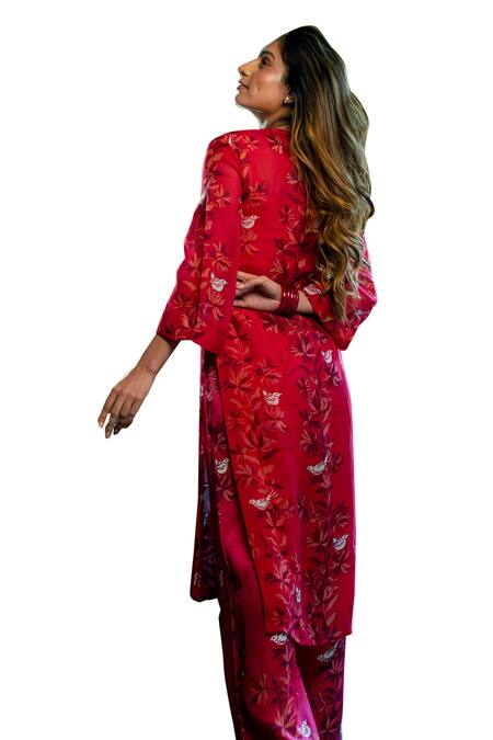 Buy Amrood Pink Satin Embroidery Round Neck Floral Pattern Straight Kurta Buy_Amrood_Pink Satin Embroidery Round Neck Floral Pattern Straight Kurta