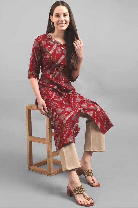 Shop Kolha Gold Beads, Cut Work Cutdana And Embroidered Kolhapuri Heels at Aza Fashions Shop_Kolha_Gold Beads, Cut Work Cutdana And Embroidered Kolhapuri Heels_at_Aza_Fashions