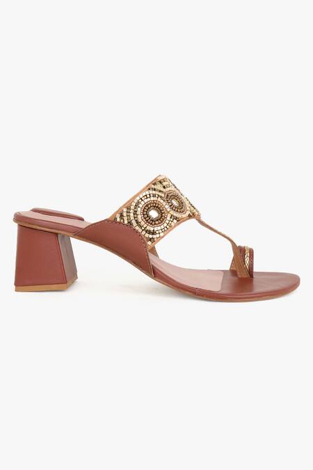Buy Kolha Gold Beads, Cut Work Cutdana And Embroidered Kolhapuri Heels Online at Aza Fashions Buy_Kolha_Gold Beads, Cut Work Cutdana And Embroidered Kolhapuri Heels_Online_at_Aza_Fashions