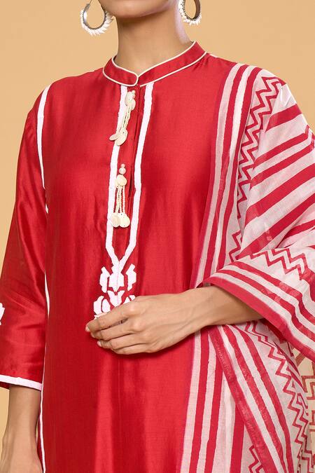 Buy Samyukta Singhania Red Chanderi, Cotton, Silk Beads, Embroidery Contrast Block Print Kurta Pant Set Buy_Samyukta Singhania_Red Chanderi, Cotton, Silk Beads, Embroidery Contrast Block Print Kurta Pant Set