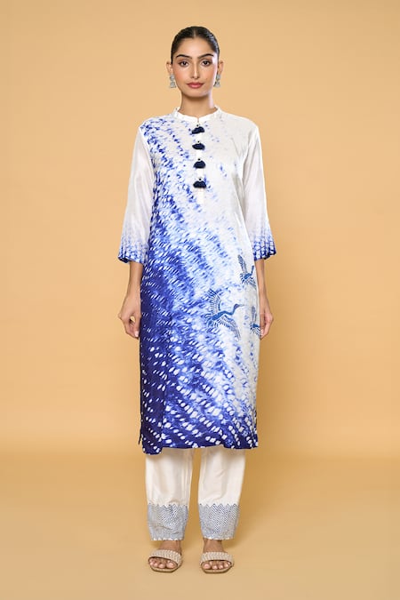Samyukta Singhania_Off White Chanderi, Silk Tassels Bandeau Shibori Dyed Straight Kurta Pant Set _Online_at_Aza_Fashions