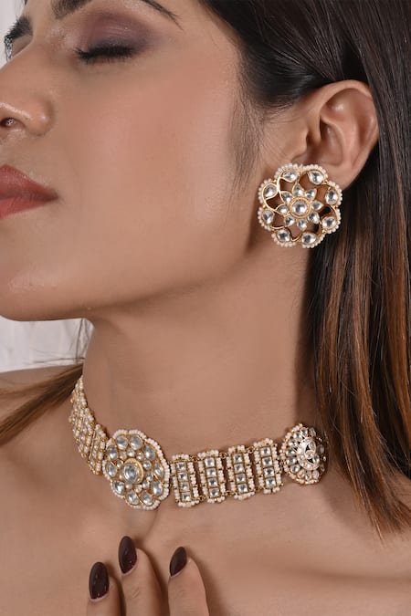 Shlok Jewels_White Stones, Beads Floral Carved Pendant Choker Set _Online_at_Aza_Fashions