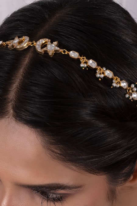 Shop Shlok Jewels White Hexagon Carved Mathapatti at Aza Fashions Shop_Shlok Jewels_White Hexagon Carved Mathapatti _at_Aza_Fashions