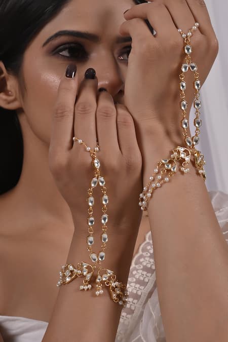 Shlok Jewels_White Stones, Beads Floral Carved Haathphool - Set Of 2 _Online_at_Aza_Fashions