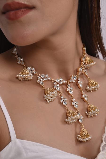 SHLOK JEWELS White Kundan Embellished Pendant Choker Necklace