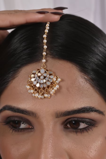Shop_Shlok Jewels_White Beads And Kundan Embellished Maangtikka _at_Aza_Fashions