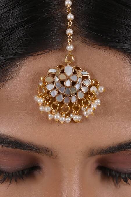 Shlok Jewels White Beads And Kundan Embellished Maangtikka Online at Aza Fashions Shlok Jewels_White Beads And Kundan Embellished Maangtikka _Online_at_Aza_Fashions