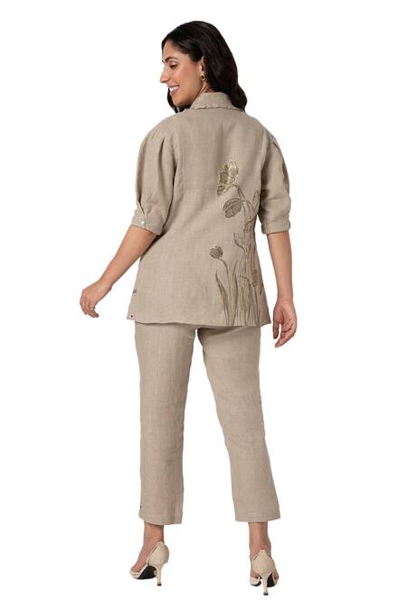 Shop Kaveri Grey 100% Linen Printed Dainty Bloom Shawl Tulip Blazer Pant Set Online at Aza Fashions Shop_Kaveri_Grey 100% Linen Printed Dainty Bloom Shawl Tulip Blazer Pant Set _Online_at_Aza_Fashions