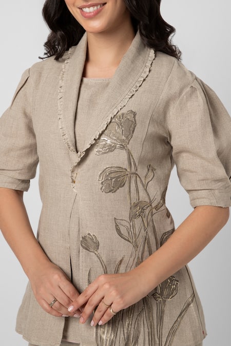 Kaveri Grey 100% Linen Printed Dainty Bloom Shawl Tulip Blazer Pant Set at Aza Fashions Kaveri_Grey 100% Linen Printed Dainty Bloom Shawl Tulip Blazer Pant Set _at_Aza_Fashions