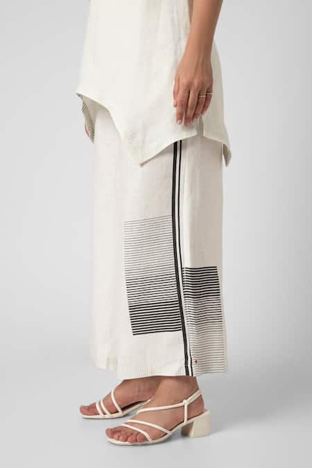 Kaveri_Off White 100% Linen Printed Brick V Neck Noa Top And Pant Set _Online_at_Aza_Fashions