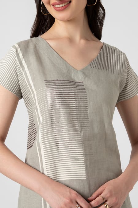 Kaveri_Green Linen V-neck Fern Asymmetric V Top And Pant Set _Online_at_Aza_Fashions