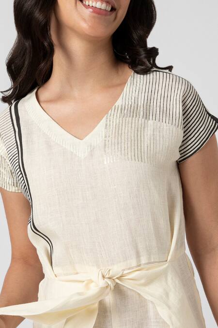 Shop_Kaveri_Off White Linen V-neck Brick Placement Print Jumpsuit