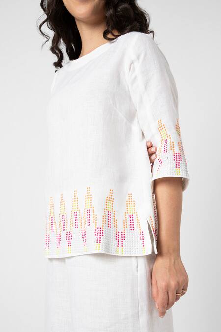 Kaveri White 100% Linen Embellished Stud Boat Mona Border Top And Pant Set Online at Aza Fashions Kaveri_White 100% Linen Embellished Stud Boat Mona Border Top And Pant Set _Online_at_Aza_Fashions