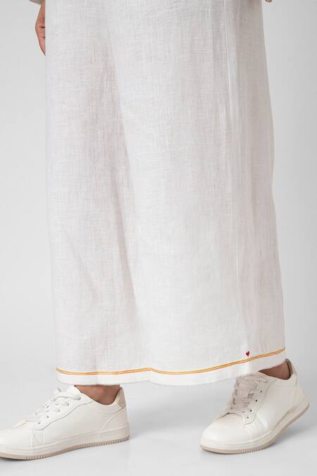 Kaveri White 100% Linen Embellished Stud Mona Border Blazer Pant Set Online at Aza Fashions Kaveri_White 100% Linen Embellished Stud Mona Border Blazer Pant Set _Online_at_Aza_Fashions