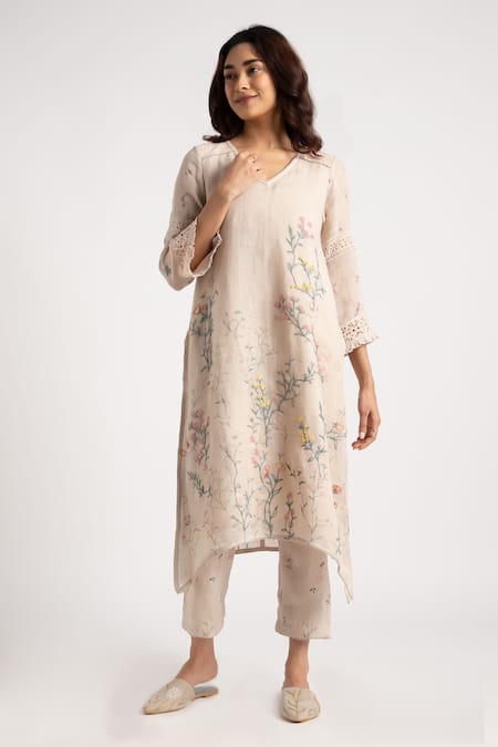 KAVERI Walk in the Clouds Fly Free Floral Pattern Kurta & Pant Set 