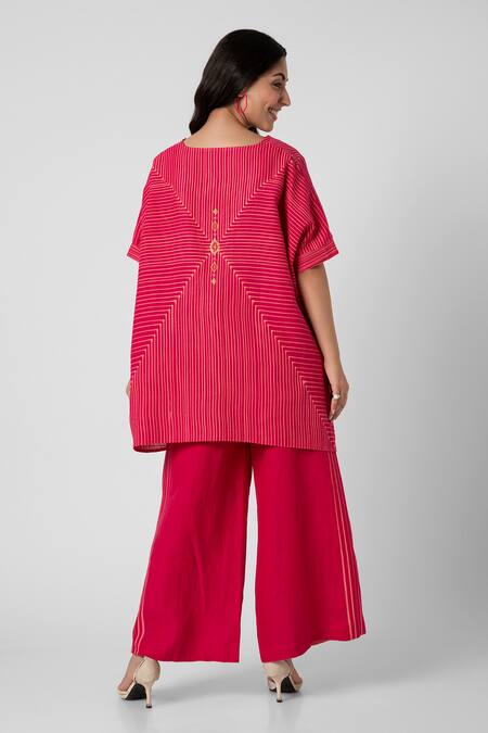 Shop Kaveri Pink 100% Linen V Intersection Square Hand Screen Print Top And Pant Set at Aza Fashions Shop_Kaveri_Pink 100% Linen V Intersection Square Hand Screen Print Top And Pant Set _at_Aza_Fashions