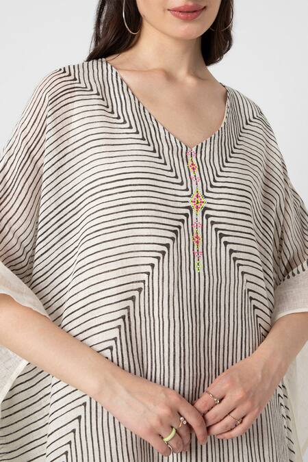 Shop Kaveri White V-neck Geometric Hand Screen Print Kaftan With Inner Shop_Kaveri_White V-neck Geometric Hand Screen Print Kaftan With Inner