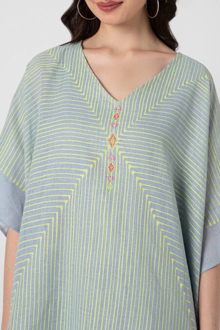 Kaveri Blue Linen V-neck Geometric Screen Print Kaftan With Inner at Aza Fashions Kaveri_Blue Linen V-neck Geometric Screen Print Kaftan With Inner_at_Aza_Fashions