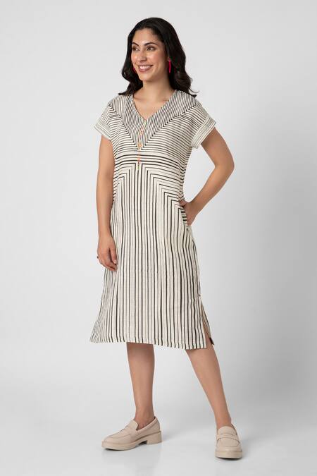 Buy_Kaveri_White Linen V-neck Hand Screen Print Midi Dress_Online_at_Aza_Fashions