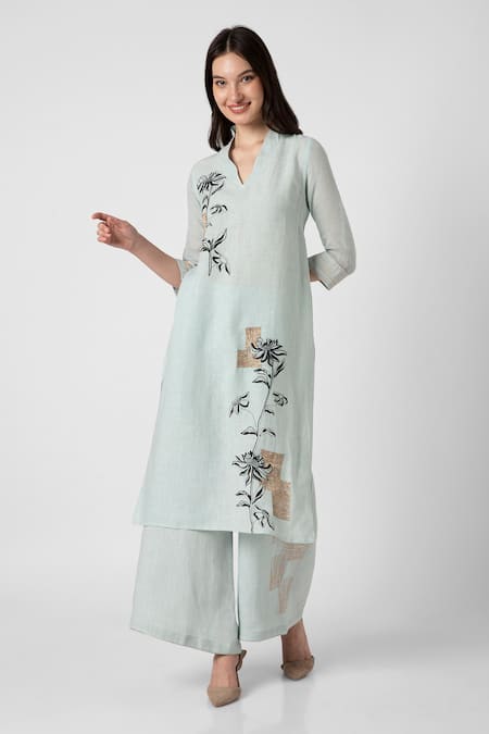 KAVERI Floral Thread Embroidered Kurta & Pant Set 