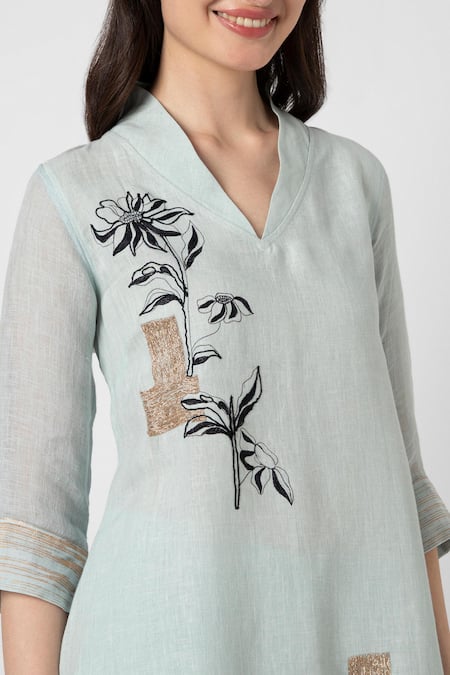Kaveri Blue Linen Embroidery V-neck Floral Thread Kurta And Pant Set Online at Aza Fashions Kaveri_Blue Linen Embroidery V-neck Floral Thread Kurta And Pant Set _Online_at_Aza_Fashions