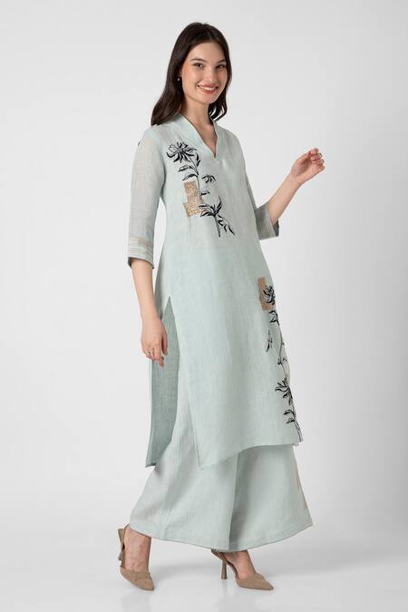 Kaveri Blue Linen Embroidery V-neck Floral Thread Kurta And Pant Set at Aza Fashions Kaveri_Blue Linen Embroidery V-neck Floral Thread Kurta And Pant Set _at_Aza_Fashions