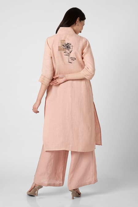 Shop Kaveri Pink Linen Embroidery V-neck Floral Kurta And Pant Set at Aza Fashions Shop_Kaveri_Pink Linen Embroidery V-neck Floral Kurta And Pant Set _at_Aza_Fashions