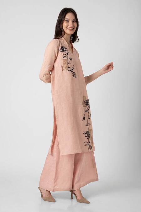 Kaveri Pink Linen Embroidery V-neck Floral Kurta And Pant Set at Aza Fashions Kaveri_Pink Linen Embroidery V-neck Floral Kurta And Pant Set _at_Aza_Fashions