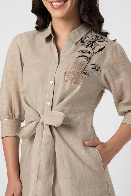 Shop Kaveri White Linen Embroidery Collared Beaten Metal Midi Dress Shop_Kaveri_White Linen Embroidery Collared Beaten Metal Midi Dress