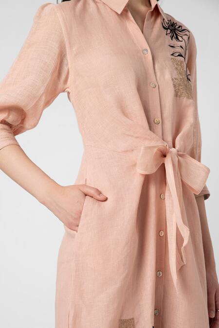 Shop Kaveri Pink Linen Embroidery Collared Beaten Metal Dress Shop_Kaveri_Pink Linen Embroidery Collared Beaten Metal Dress