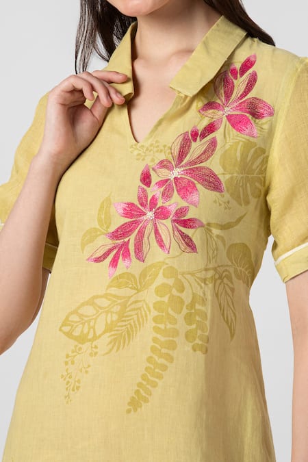 Kaveri Green Linen Collared Shaded Flower Print Dress at Aza Fashions Kaveri_Green Linen Collared Shaded Flower Print Dress_at_Aza_Fashions