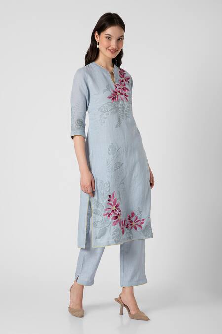 Buy_Kaveri_Blue Linen Split V-neck Shaded Flower Screen Print Kurta And Pant Set_Online_at_Aza_Fashions